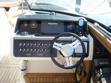 Sea Ray 350 SLX image