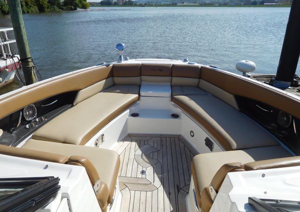 Sea Ray 350 SLX image