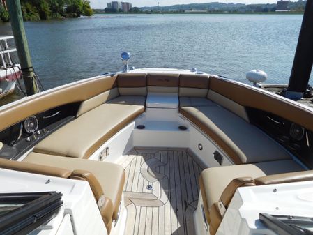 Sea Ray 350 SLX image