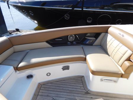 Sea Ray 350 SLX image