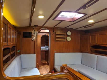 Helmsman Bosun Queen 55 image