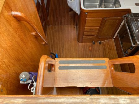 Helmsman Bosun Queen 55 image