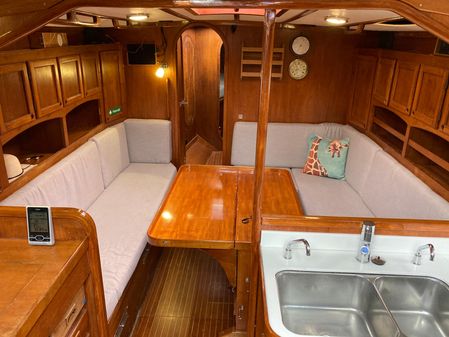 Helmsman Bosun Queen 55 image