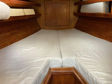 Helmsman Bosun Queen 55 image