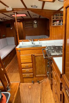 Helmsman Bosun Queen 55 image