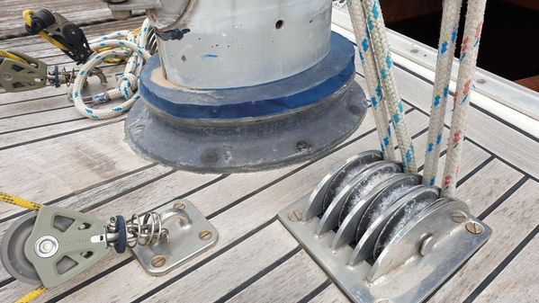 Helmsman Bosun Queen 55 image