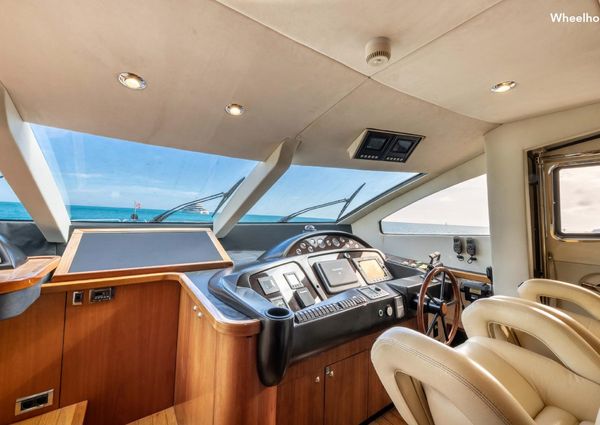 Sunseeker 90 Yacht image