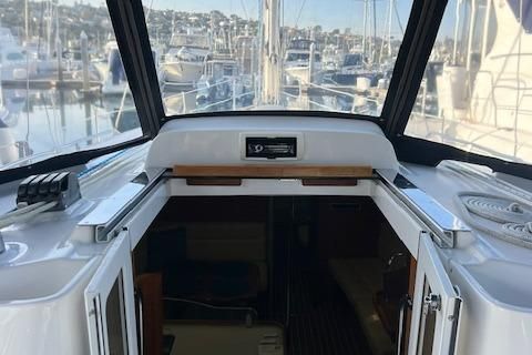 Hunter 44 Deck Salon image