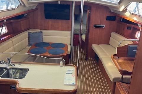 Hunter 44 Deck Salon image