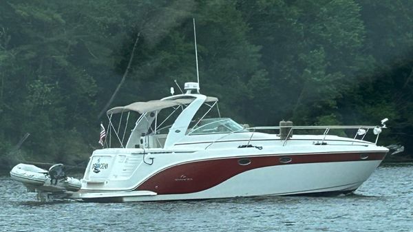 Rinker 390 Express Cruiser 