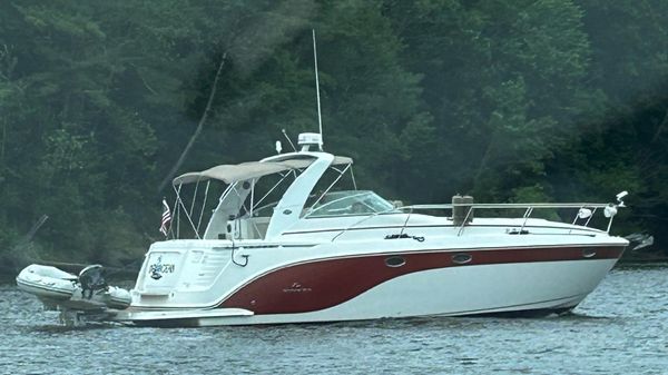 Rinker 390 Express Cruiser
