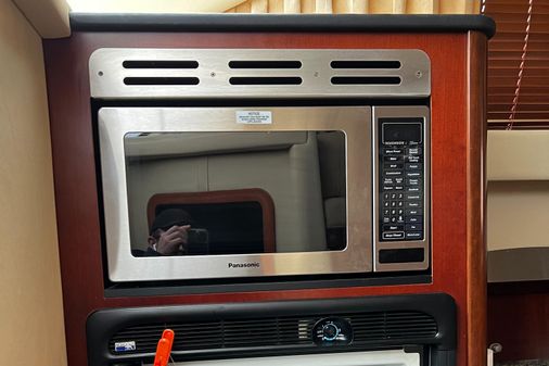 Sea Ray 420 Sedan Bridge image