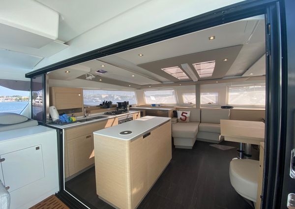 Fountaine Pajot Aura 51 image