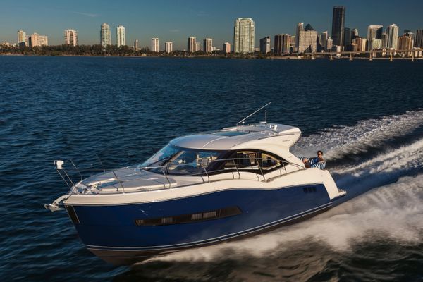 Carver C37 - main image