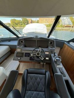 Riviera 5400 Sport Yacht Platinum Edition image