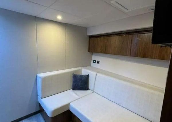 Riviera 5400 Sport Yacht Platinum Edition image