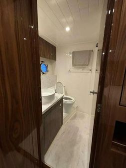 Riviera 5400 Sport Yacht Platinum Edition image