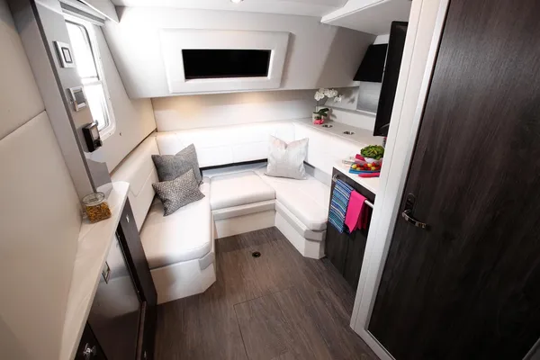 Formula 380 Super Sport Crossover OB image