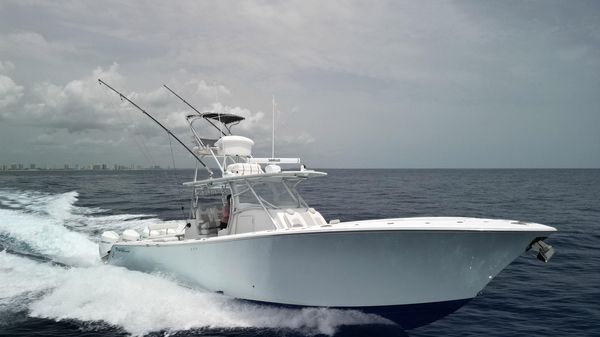 Front Runner 39 Center Console