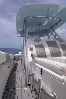 Front Runner 39 Center Console image