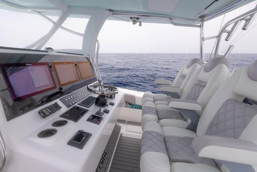 Front Runner 39 Center Console image