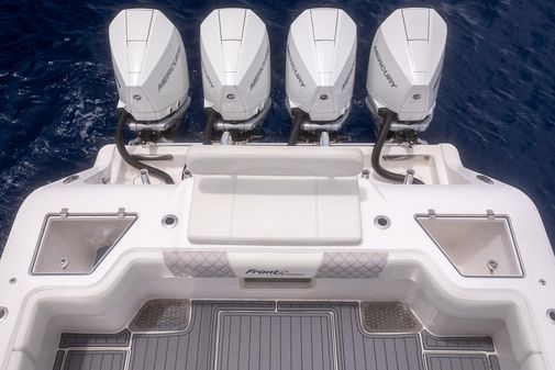 Front Runner 39 Center Console image