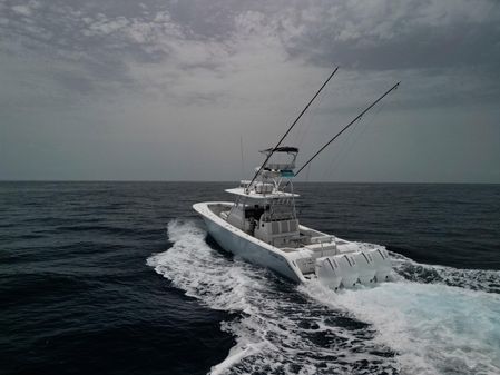 Front Runner 39 Center Console image