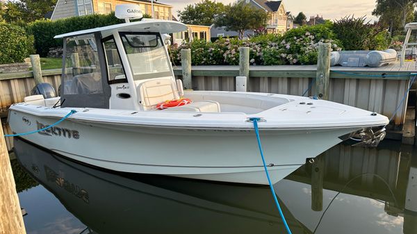 Sea Hunt Gamefish 27 with Coffin Box