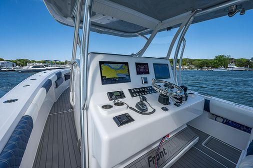 Front Runner 39 Center Console image