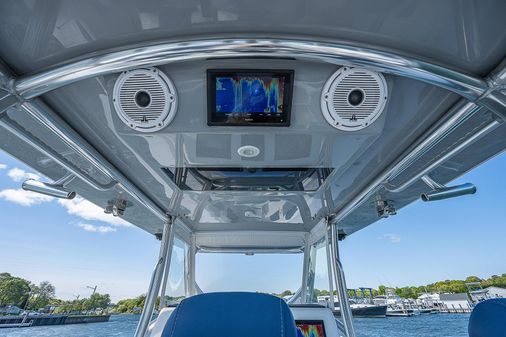 Front Runner 39 Center Console image