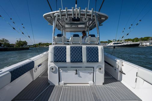 Front Runner 39 Center Console image