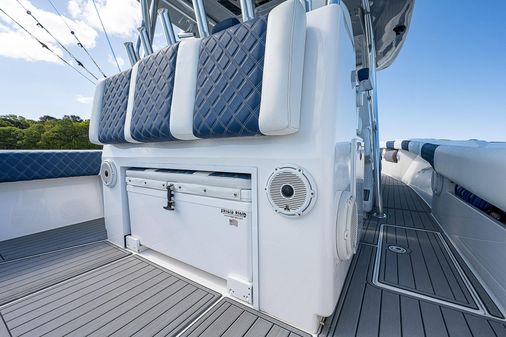 Front Runner 39 Center Console image