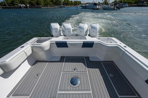 Front Runner 39 Center Console image