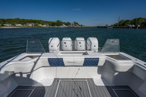 Front Runner 39 Center Console image