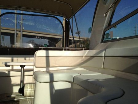 Rinker 320 Express Cruiser image