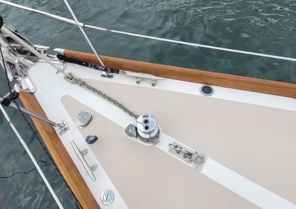 Hinckley SOU-WESTER-42-K-CB-SLOOP image