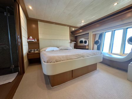 Ferretti Yachts 780 image