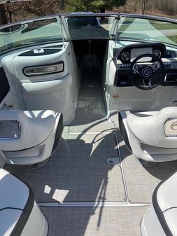 Crownline 280-SS image