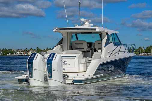 Tiara Yachts 43 LE image