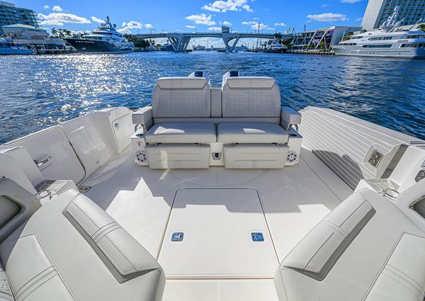 Tiara Yachts 43 LE image