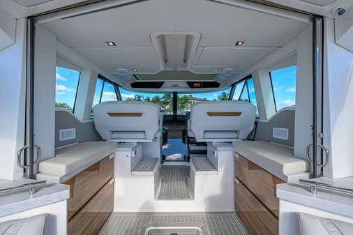 Tiara Yachts 43 LE image