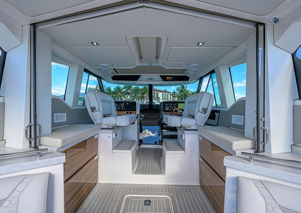 Tiara Yachts 43 LE image