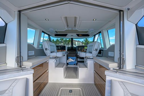 Tiara Yachts 43 LE image