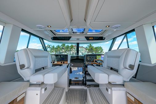 Tiara Yachts 43 LE image