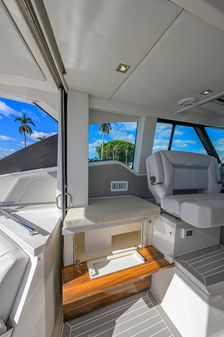 Tiara Yachts 43 LE image