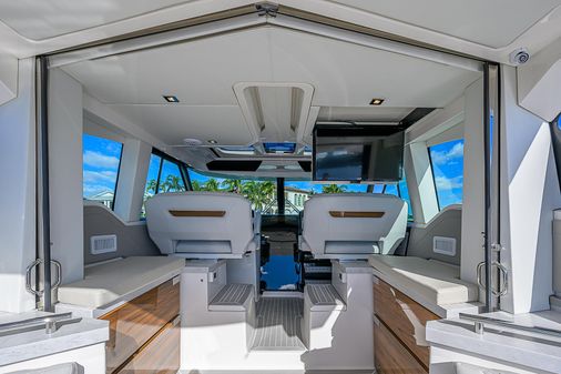 Tiara Yachts 43 LE image