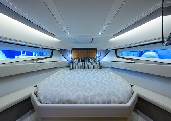 Tiara Yachts 43 LE image