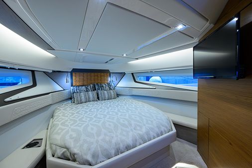 Tiara Yachts 43 LE image