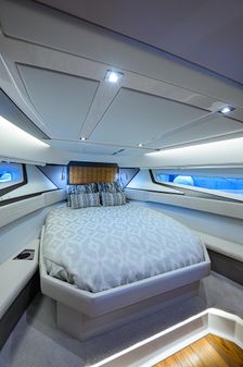 Tiara Yachts 43 LE image