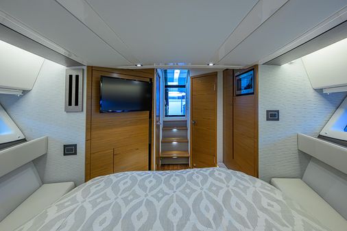 Tiara Yachts 43 LE image